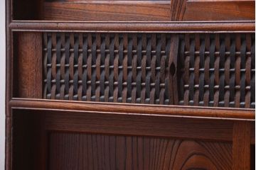 アンティーク家具　和製アンティーク　蛇腹戸付き!古い木の珍しい収納棚(戸棚)