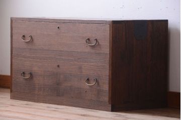 アンティーク家具　和製アンティーク　古い桐材のシンプルな時代箪笥ローボード(衣装箪笥)(1)