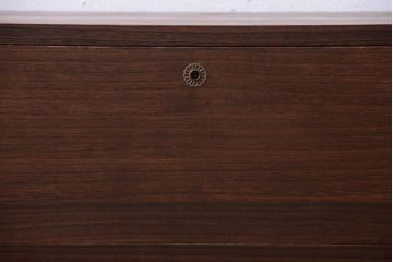 アンティーク家具　和製アンティーク　古い桐材のシンプルな時代箪笥ローボード(衣装箪笥)(1)