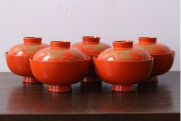 和製アンティーク　松竹梅の朱塗り椀5客セット