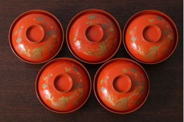 和製アンティーク　松竹梅の朱塗り椀5客セット