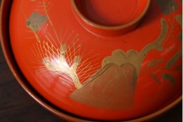 和製アンティーク　松竹梅の朱塗り椀5客セット