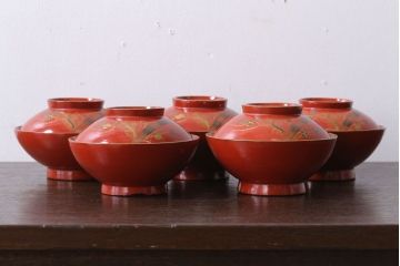 和製アンティーク　松竹梅　朱塗り木製椀5客セット(2)