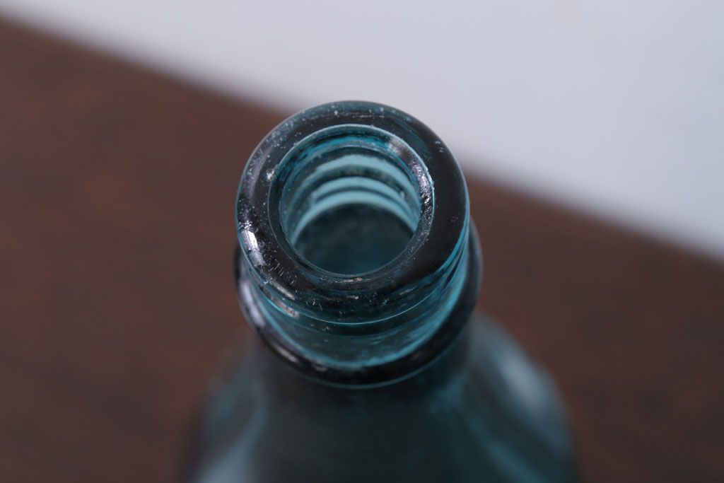 アンティーク雑貨　昭和レトロ　青色!気泡入りの古いガラス瓶3本セット(1)