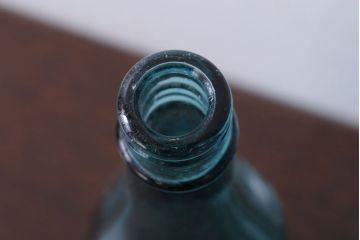 アンティーク雑貨　昭和レトロ　青色!気泡入りの古いガラス瓶3本セット(1)