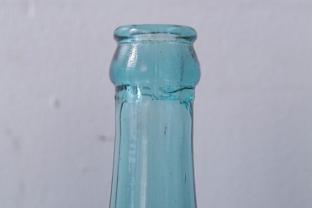 アンティーク雑貨　昭和レトロ　青色!気泡入りの古いガラス瓶3本セット(1)