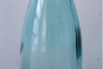 アンティーク雑貨　昭和レトロ　青色!気泡入りの古いガラス瓶3本セット(1)