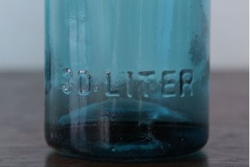 アンティーク雑貨　昭和レトロ　青色!気泡入りの古いガラス瓶3本セット(1)