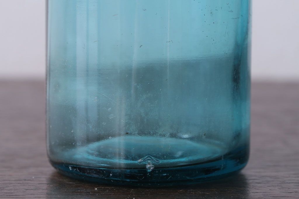 アンティーク雑貨　昭和レトロ　青色!気泡入りの古いガラス瓶3本セット(1)