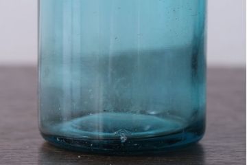 アンティーク雑貨　昭和レトロ　青色!気泡入りの古いガラス瓶3本セット(1)