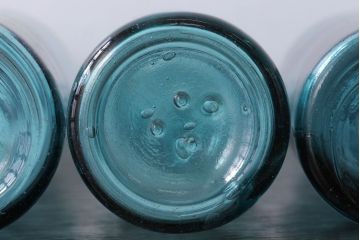 アンティーク雑貨　昭和レトロ　青色!気泡入りの古いガラス瓶3本セット(1)