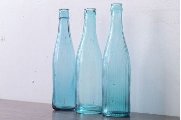 アンティーク雑貨　昭和レトロ　青色!気泡入りの古いガラス瓶3本セット(2)