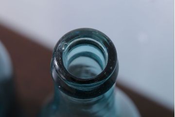 アンティーク雑貨　昭和レトロ　青色!気泡入りの古いガラス瓶3本セット(2)