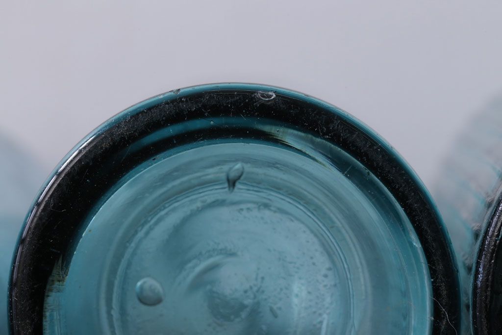 アンティーク雑貨　昭和レトロ　青色!気泡入りの古いガラス瓶3本セット(2)