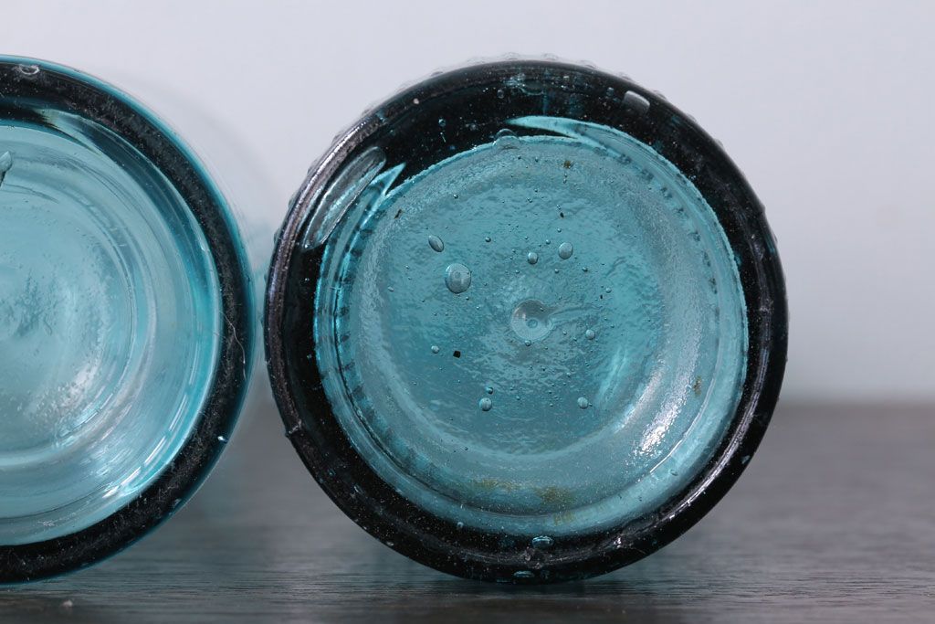 アンティーク雑貨　昭和レトロ　青色!気泡入りの古いガラス瓶3本セット(2)