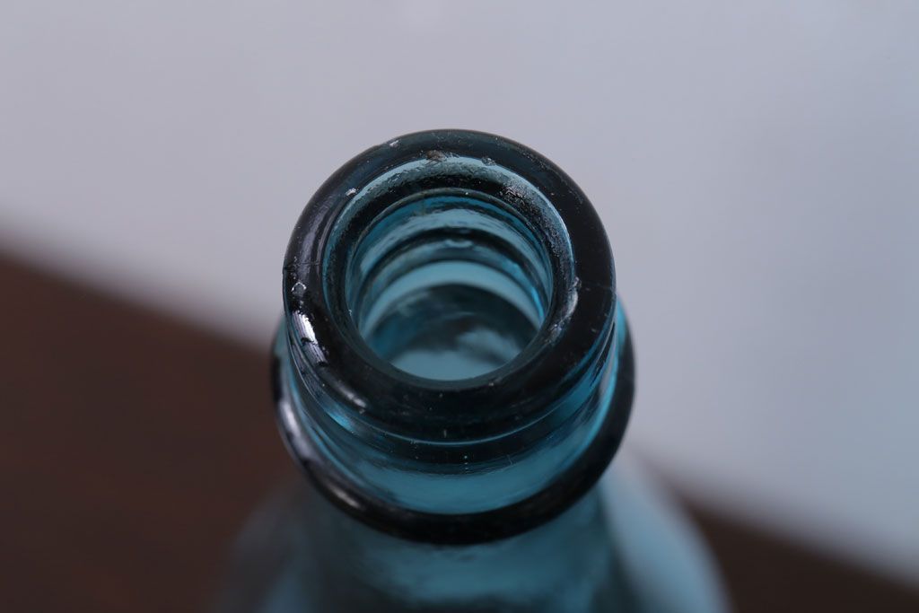 アンティーク雑貨　アンティーク　青色!気泡入りの古いガラス瓶3本セット(1)