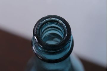 アンティーク雑貨　アンティーク　青色!気泡入りの古いガラス瓶3本セット(1)