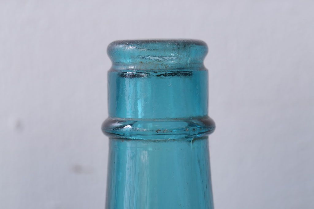 アンティーク雑貨　アンティーク　青色!気泡入りの古いガラス瓶3本セット(1)