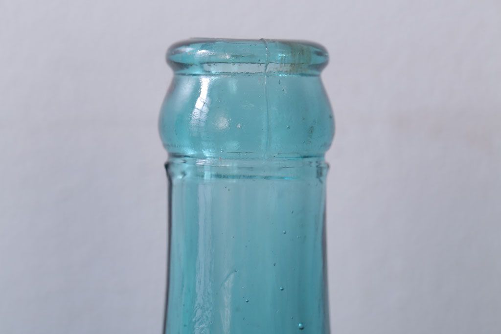 アンティーク雑貨　アンティーク　青色!気泡入りの古いガラス瓶3本セット(1)