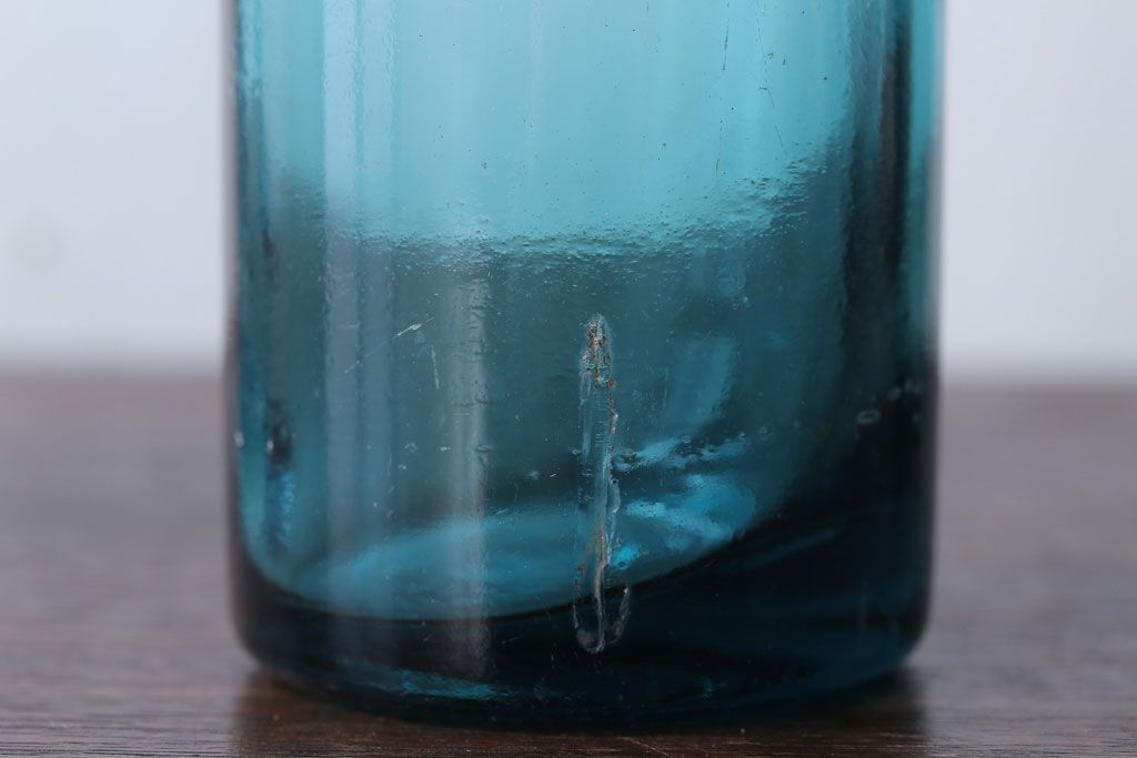 アンティーク雑貨　アンティーク　青色!気泡入りの古いガラス瓶3本セット(1)