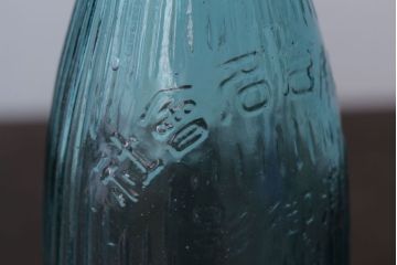 アンティーク雑貨　アンティーク　青色!気泡入りの古いガラス瓶3本セット(1)