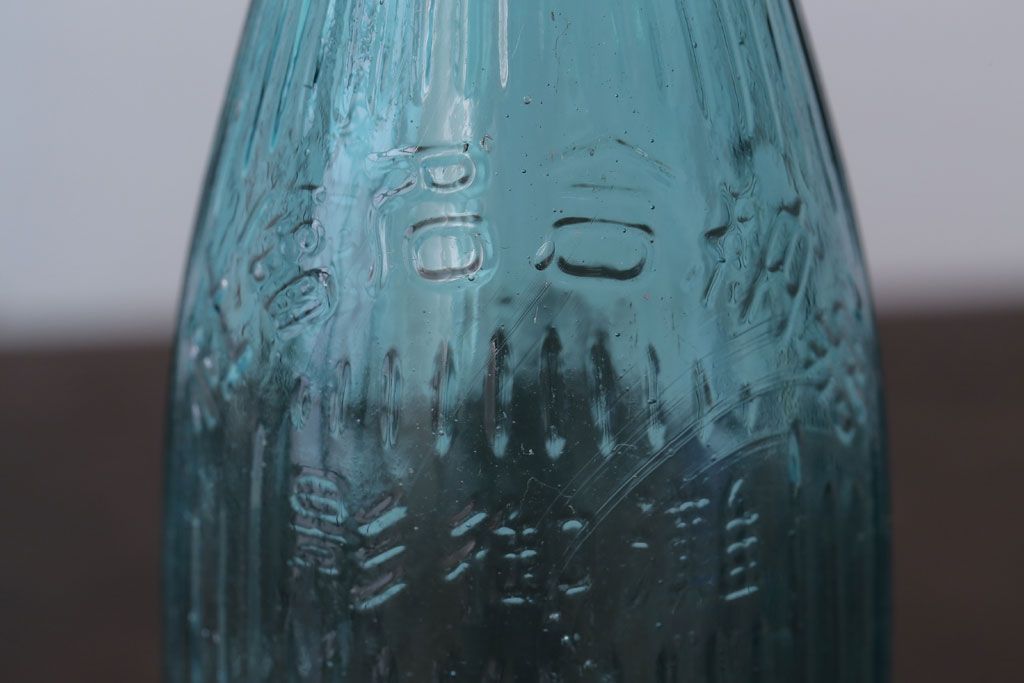 アンティーク雑貨　アンティーク　青色!気泡入りの古いガラス瓶3本セット(1)