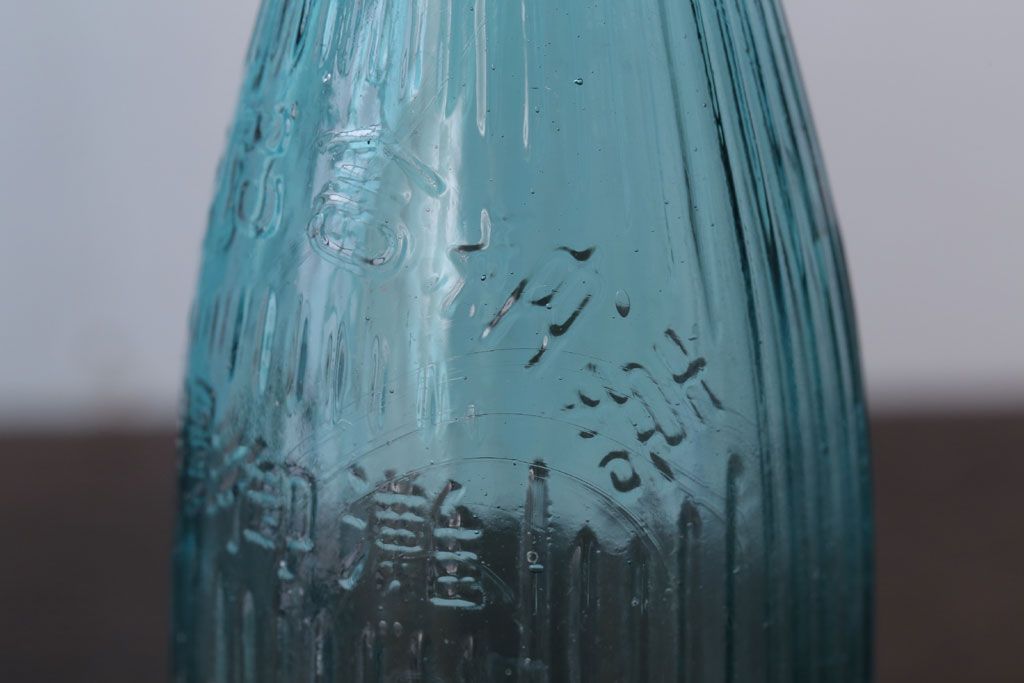 アンティーク雑貨　アンティーク　青色!気泡入りの古いガラス瓶3本セット(1)