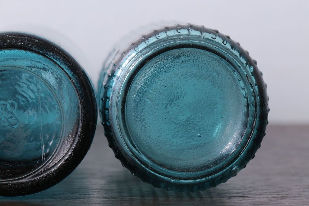 アンティーク雑貨　アンティーク　青色!気泡入りの古いガラス瓶3本セット(1)