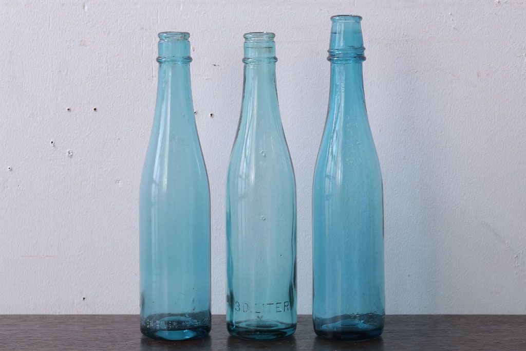 アンティーク雑貨　アンティーク　青色!気泡入りの古いガラス瓶3本セット(2)