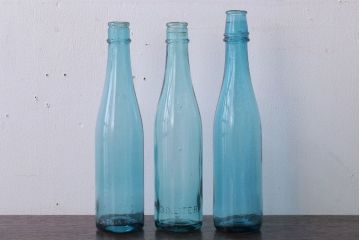 アンティーク雑貨　アンティーク　青色!気泡入りの古いガラス瓶3本セット(2)