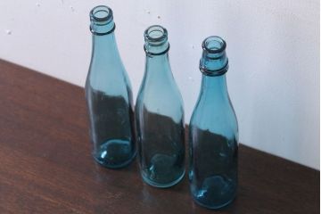 アンティーク雑貨　アンティーク　青色!気泡入りの古いガラス瓶3本セット(2)