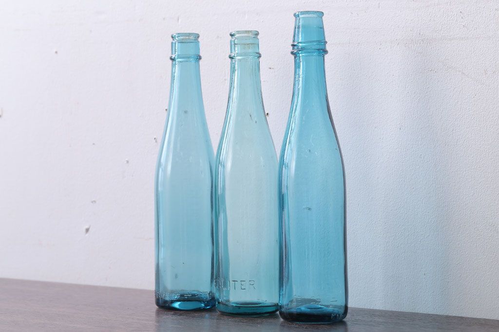 アンティーク雑貨　アンティーク　青色!気泡入りの古いガラス瓶3本セット(2)
