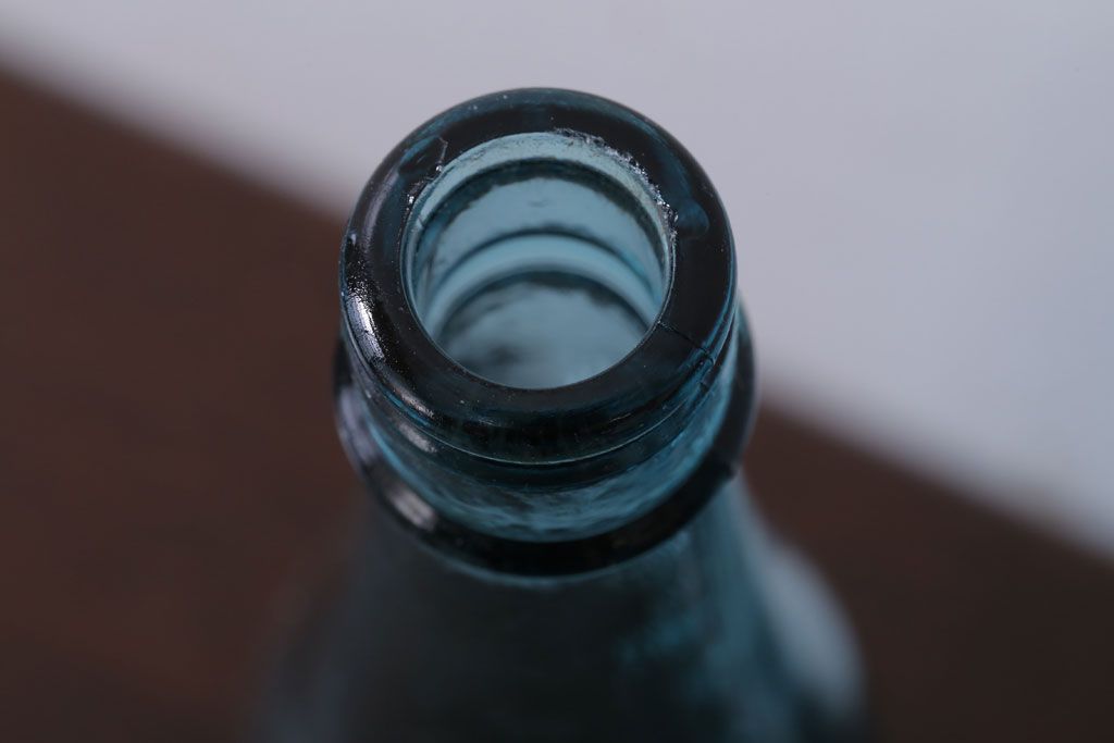 アンティーク雑貨　アンティーク　青色!気泡入りの古いガラス瓶3本セット(2)