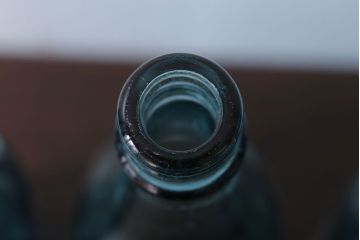 アンティーク雑貨　アンティーク　青色!気泡入りの古いガラス瓶3本セット(2)