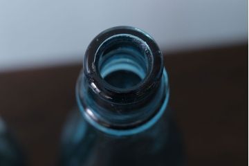 アンティーク雑貨　アンティーク　青色!気泡入りの古いガラス瓶3本セット(2)