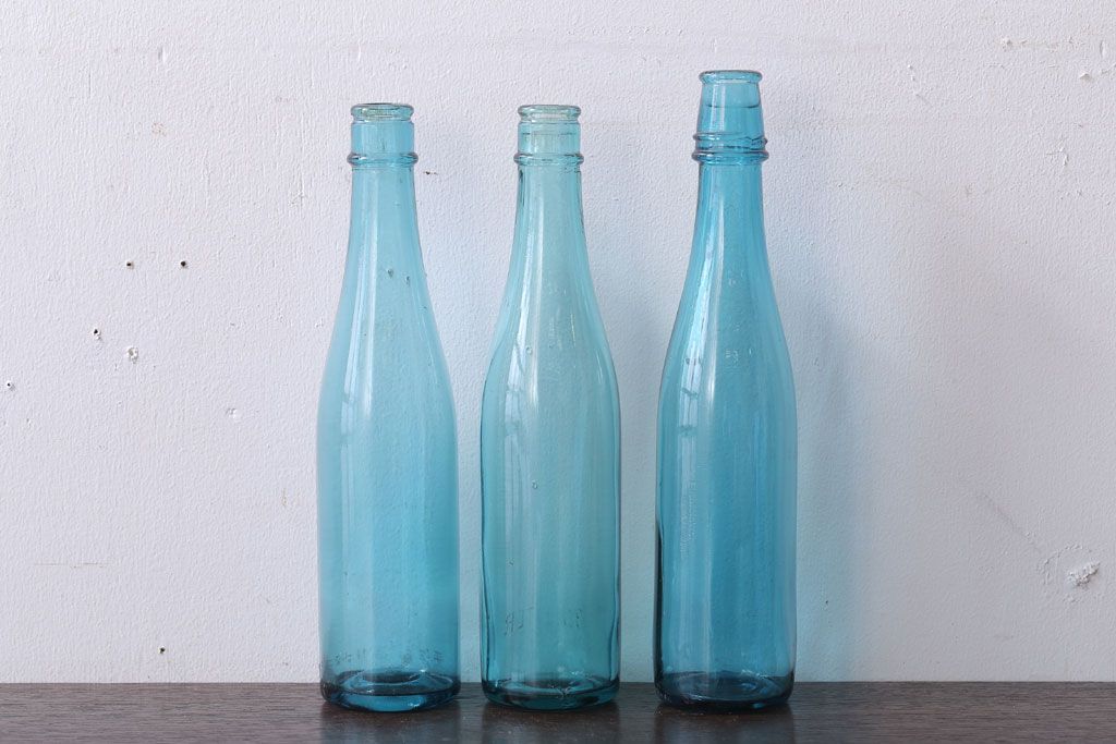 アンティーク雑貨　アンティーク　青色!気泡入りの古いガラス瓶3本セット(2)