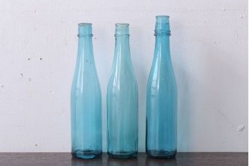 アンティーク雑貨　アンティーク　青色!気泡入りの古いガラス瓶3本セット(2)