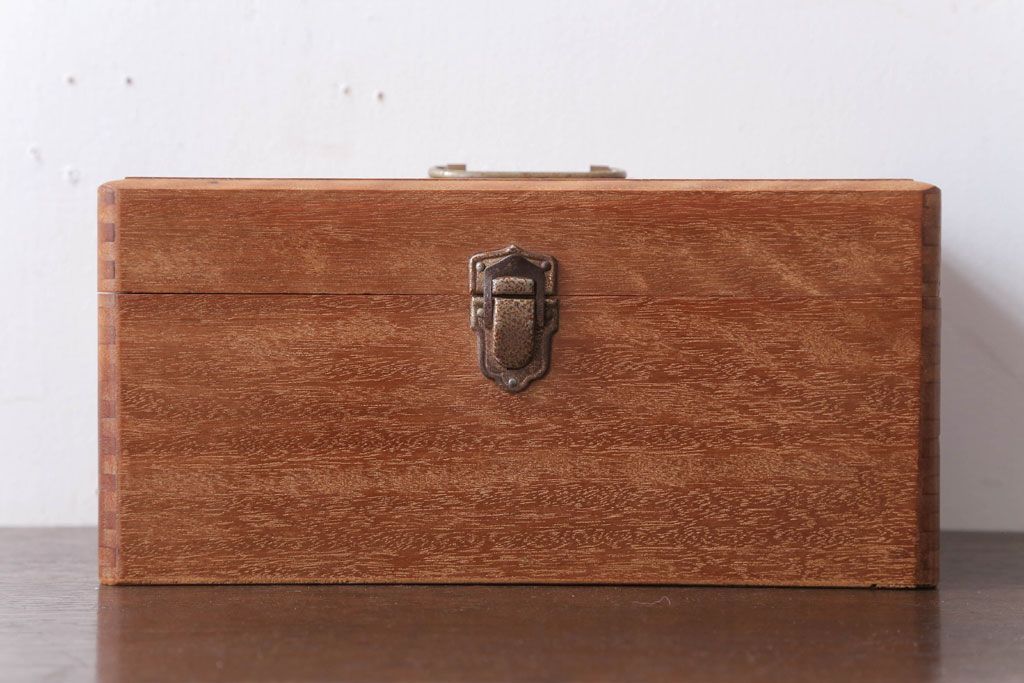 アンティーク雑貨　昭和レトロ　小さなアンティーク木箱(1)