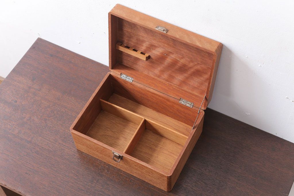 アンティーク雑貨　昭和レトロ　小さなアンティーク木箱(1)