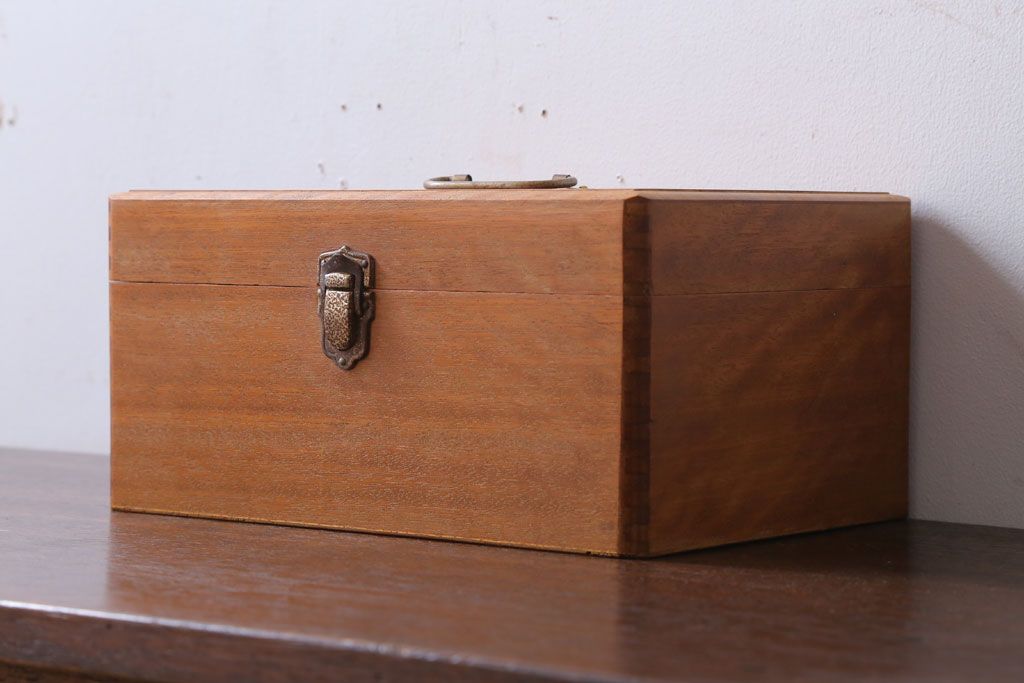 アンティーク雑貨　昭和レトロ　小さなアンティーク木箱(1)