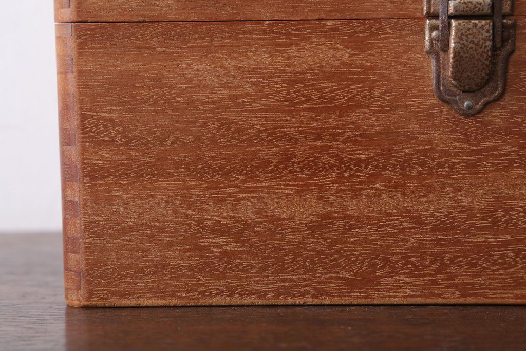 アンティーク雑貨　昭和レトロ　小さなアンティーク木箱(1)