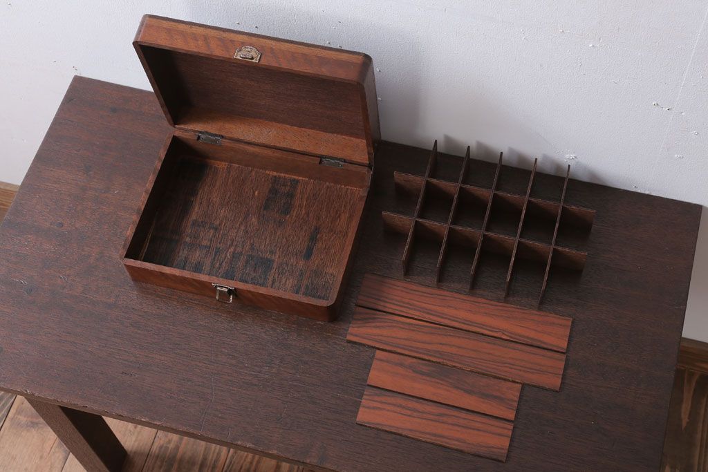 アンティーク雑貨　昭和レトロ　仕切り付き!小物収納用アンティーク木箱(小箱)