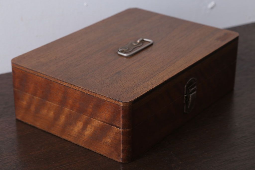 アンティーク雑貨　昭和レトロ　仕切り付き!小物収納用アンティーク木箱(小箱)