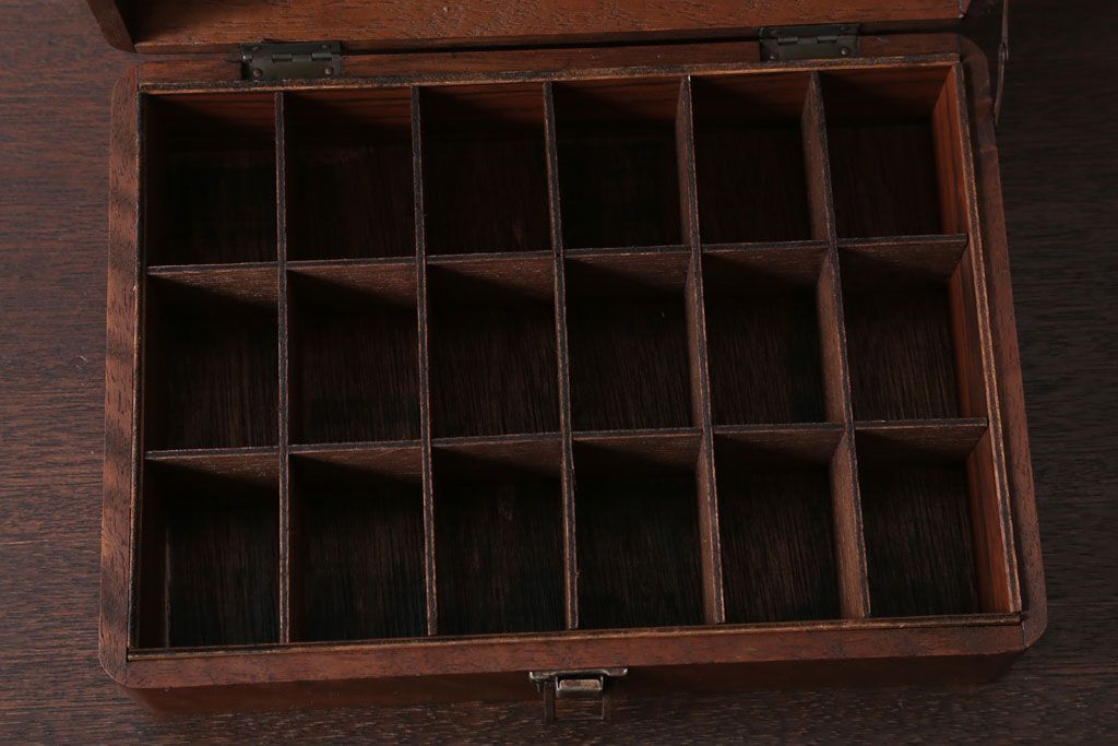 アンティーク雑貨　昭和レトロ　仕切り付き!小物収納用アンティーク木箱(小箱)
