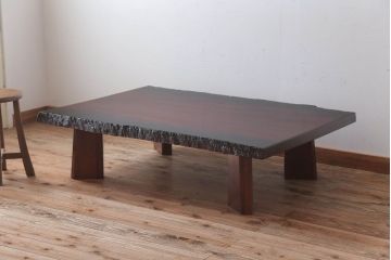 中古　民芸家具　花梨一枚板　唐木材の座卓(カリン材)