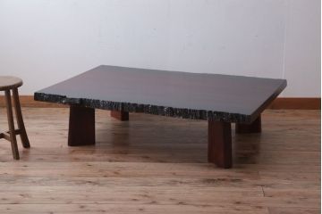 中古　民芸家具　花梨一枚板　唐木材の座卓(カリン材)