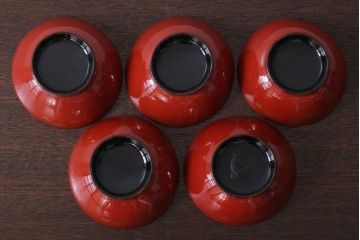和製アンティーク　花鳥柄の朱塗り椀5客セット