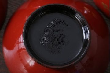 和製アンティーク　花鳥柄の朱塗り椀5客セット