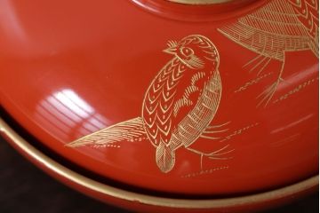 アンティーク雑貨　和製アンティーク　上品な花鳥柄の沈金朱塗椀5客セット