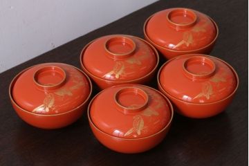 和製アンティーク　上品な花鳥柄の沈金朱塗椀5客セット(2)